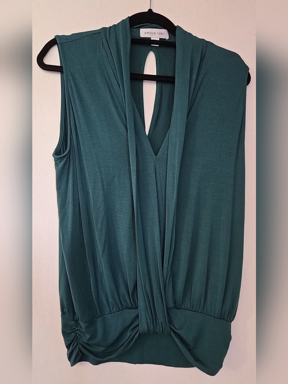 Amour Vert Like New Teal Green Sleeveless Drape Front Top, Large, 14-16